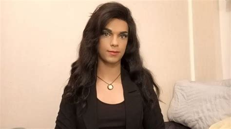 transsexual transando com mulher|A mulher trans árabe que ajuda na fuga de países que .